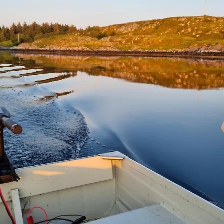 Vollvaagen Smola, Boat Included Aparthotel